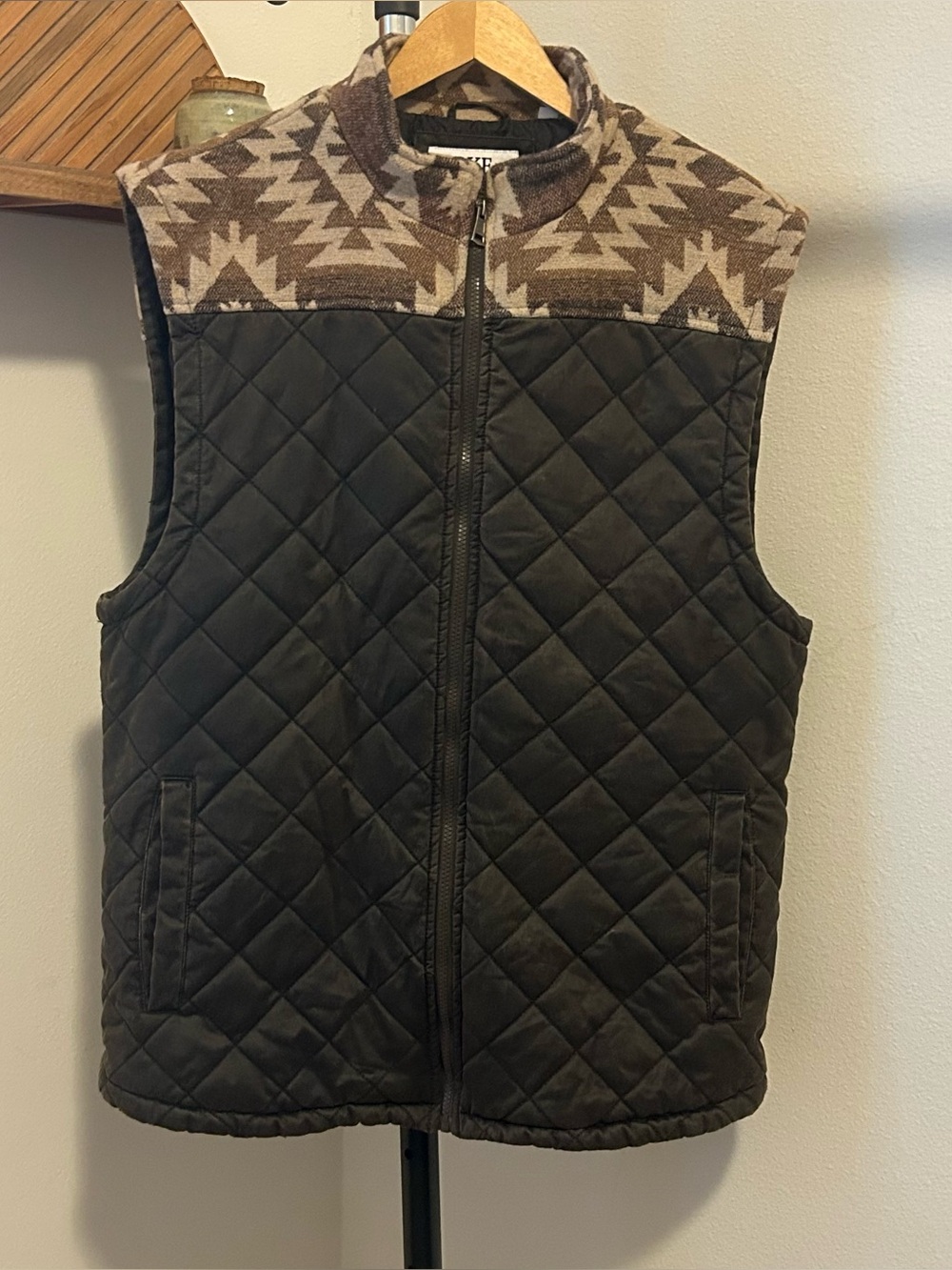BKE Men's 2XL Quilted Brown Vest with Patterned Yoke
